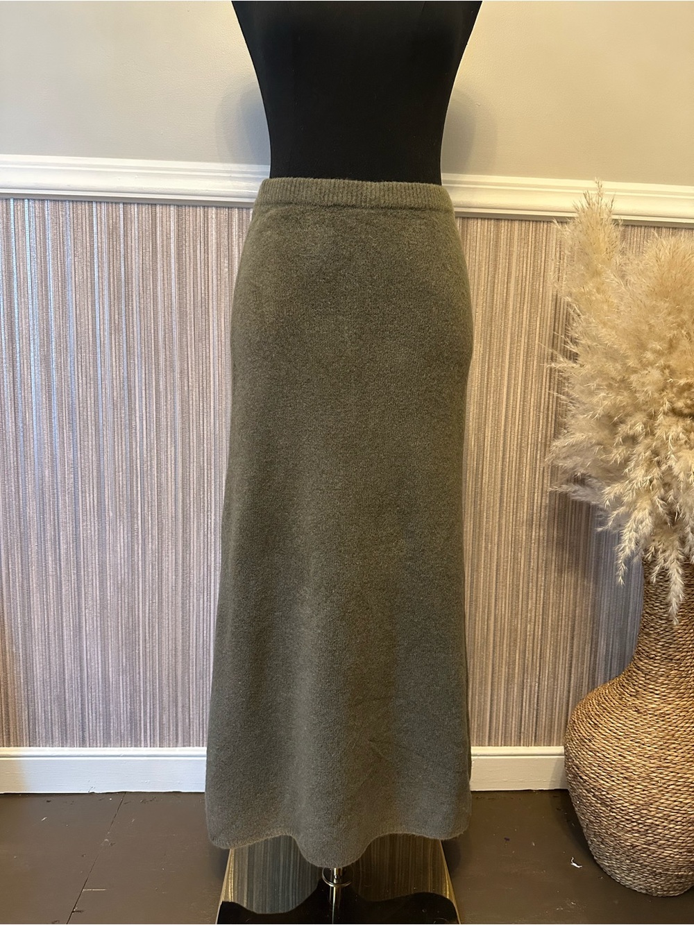 ASOS DESIGN Olive‎ Brushed Knit Midi Skirt Small Cozy Soft Stretch Sweater Skirt